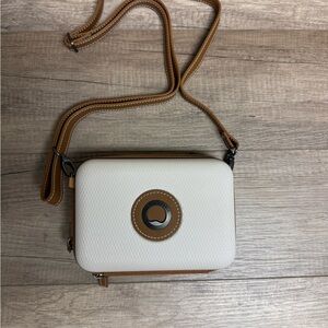 Delsey Women's Chatelet Air 2.0 Crossbody Bag